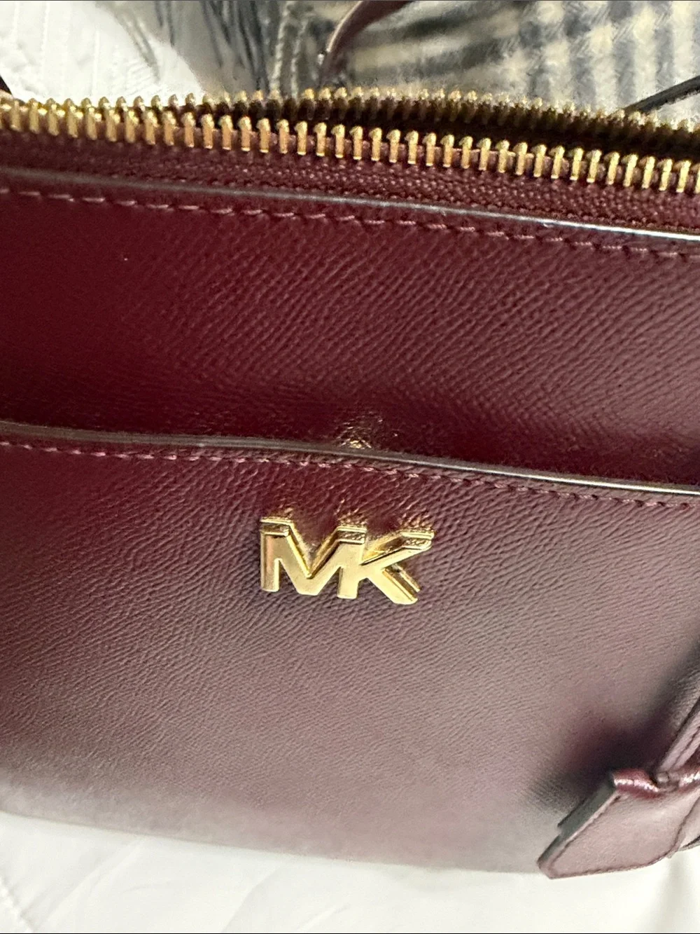 Michael Kors Wine leather Tote with Gold MK Logo NWT - Picture 3 of 9